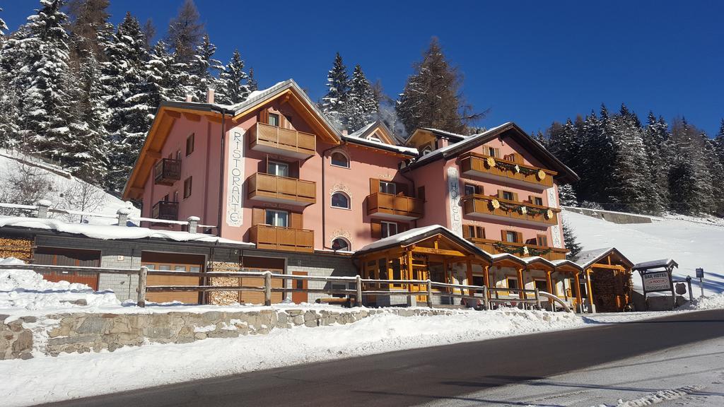 Hotel La Roccia ปัสโซเดลโตนาเล ภายนอก รูปภาพ