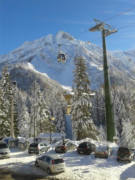 Hotel La Roccia ปัสโซเดลโตนาเล ภายนอก รูปภาพ