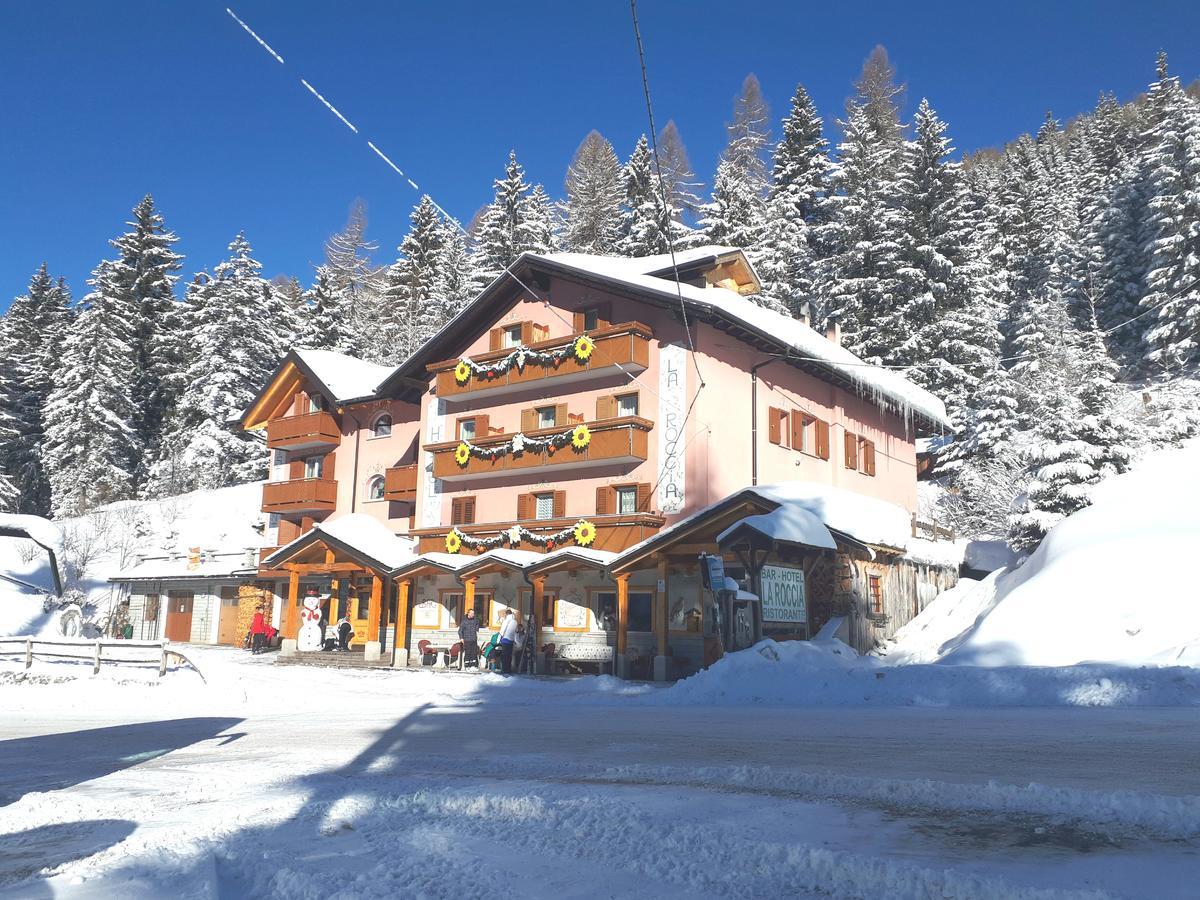 Hotel La Roccia ปัสโซเดลโตนาเล ภายนอก รูปภาพ